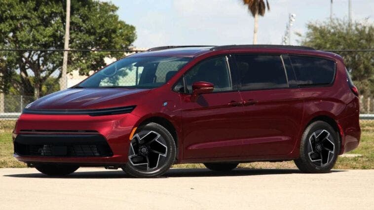 Chrysler Pacifica 2027