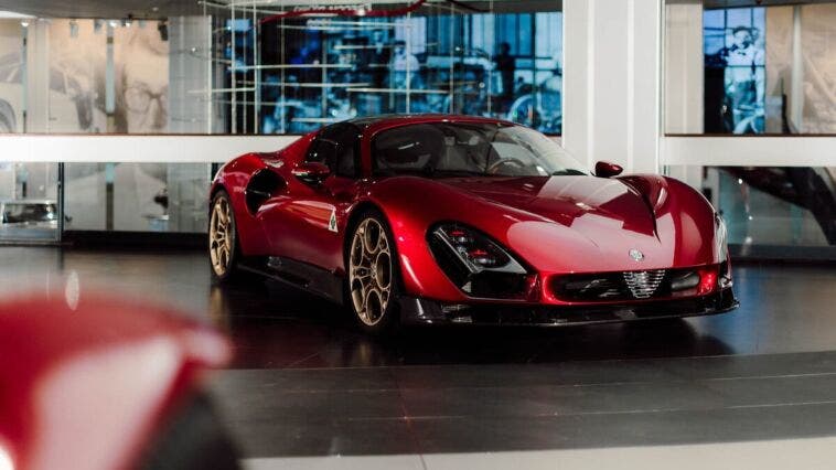 Nuova Alfa Romeo 33 Stradale