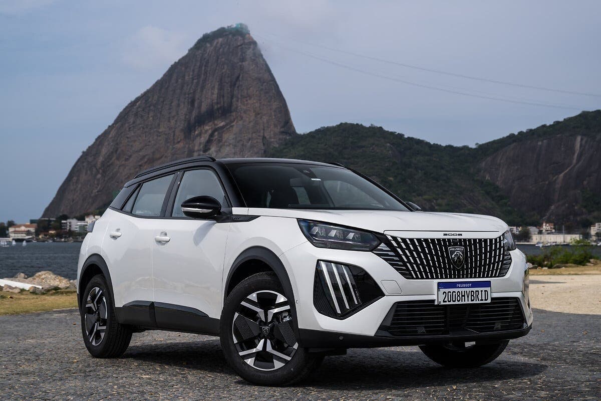 Peugeot 2008 GT T200 Hybrid