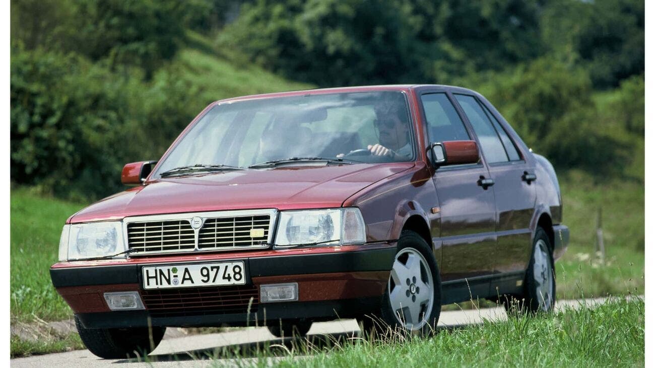 Lancia Thema 8.32 motore ferrari