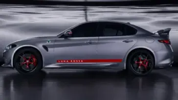 alfa romeo Giulia Quadrifoglio Luna Rossa