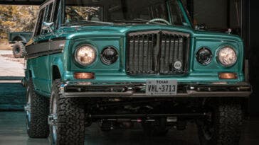 jeep Super Wagoneer