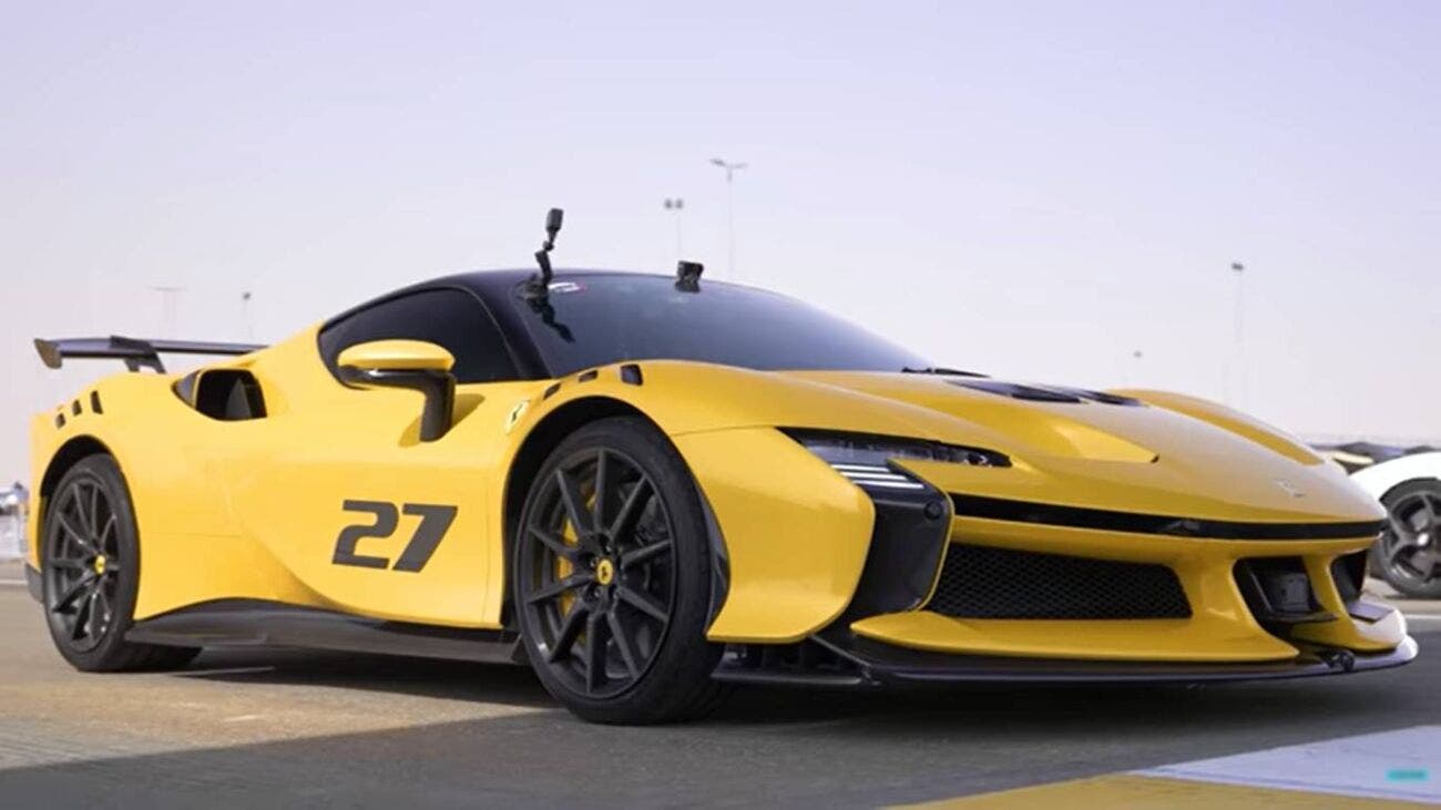 Ferrari SF90 XX Stradale drag race