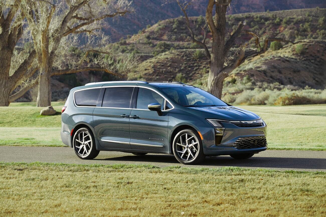 Chrysler Pacifica 2027