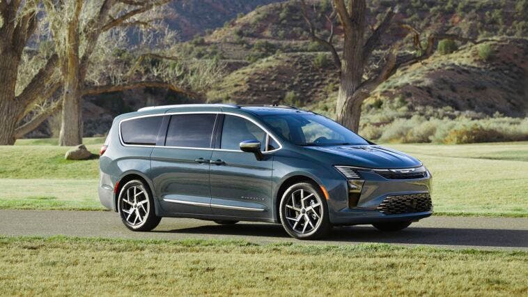 Chrysler Pacifica 2027