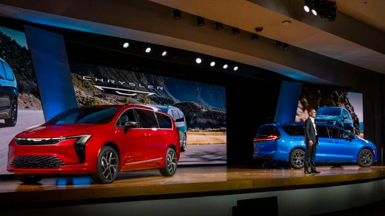 Chrysler Pacifica 2027