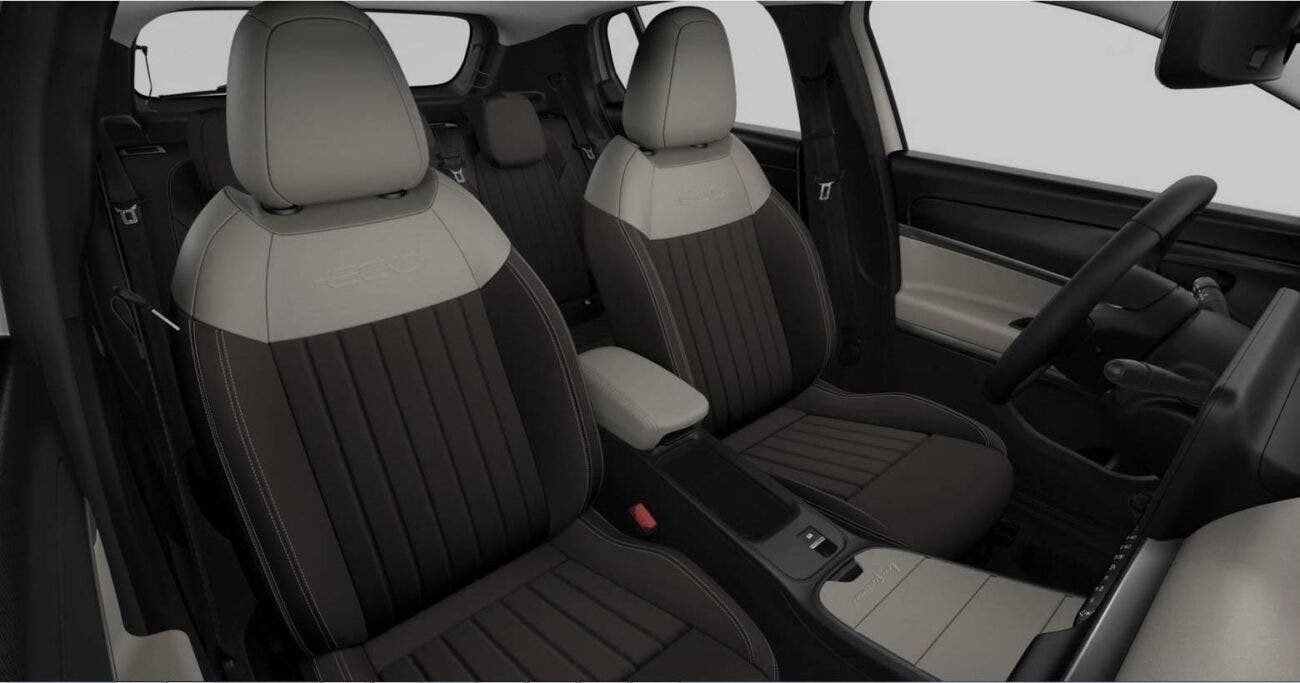 Si tratta di un’edizione limitata del SUV compatto Fiat 600 Hybrid, prodotta in soli 200 esemplari