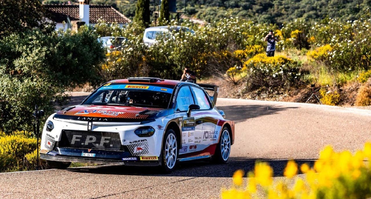 Lancia Corse HF