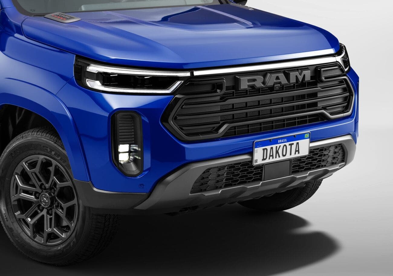 Ram Dakota Laramie Night Edition 