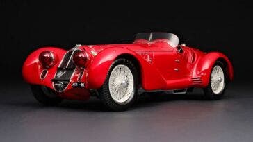 Alfa Romeo 8C 2900B in scala
