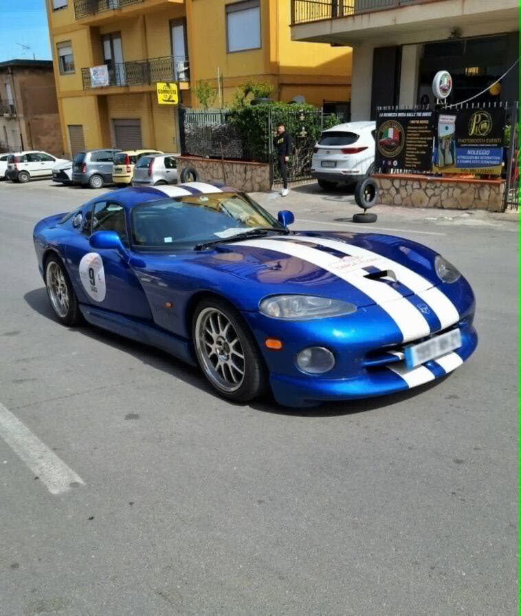 Supercar Dodge Viper e auto storiche