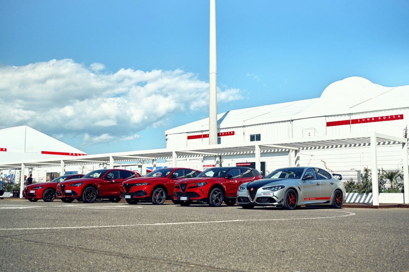 Luna Rossa e Alfa Romeo durante l’evento a Cagliari