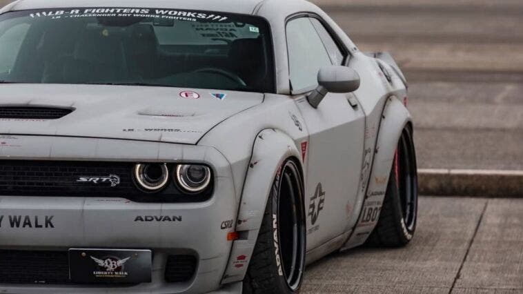 Dodge Challenger SRT Hellcat liberty walk
