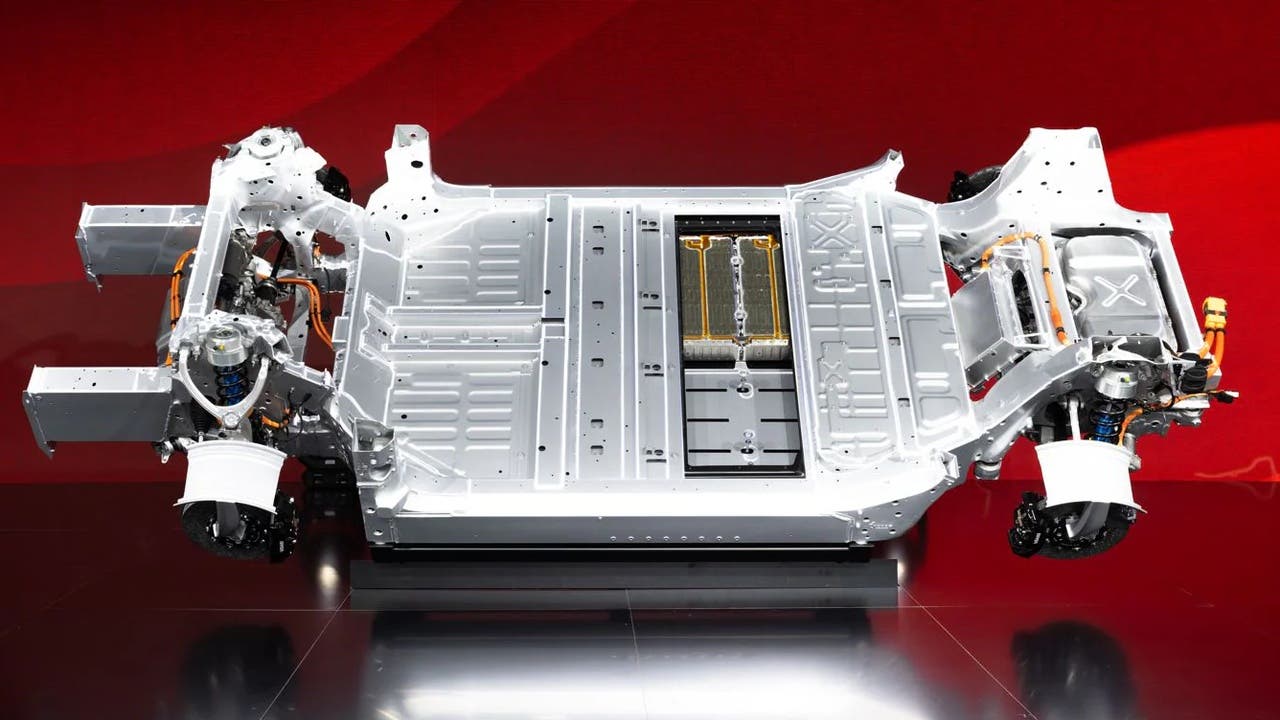 Vista laterale della Ferrari Luce elettrica in esposizione