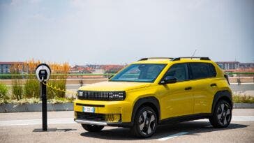 Fiat Grande Panda elettrica non convince la ricarica
