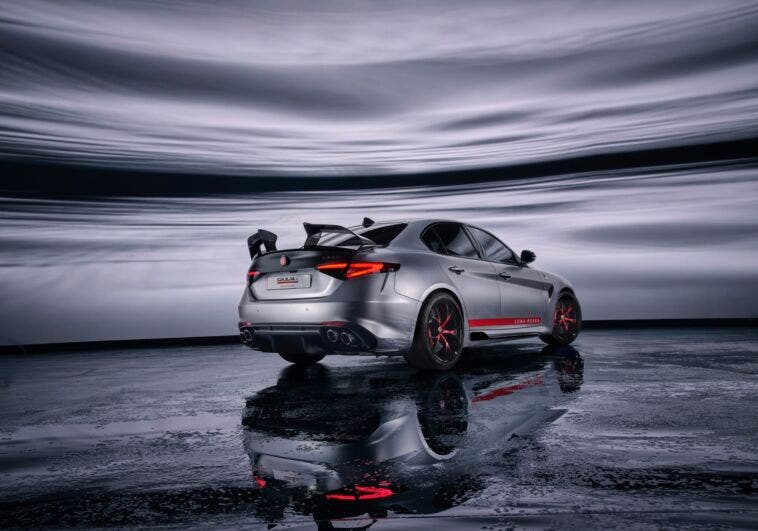 Alfa Romeo Giulia Quadrifoglio Luna Rossa