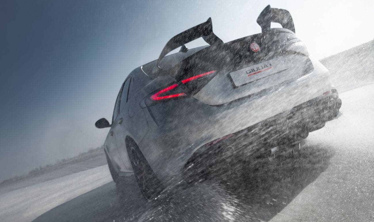 Alfa Romeo Giulia Quadrifoglio Luna Rossa
