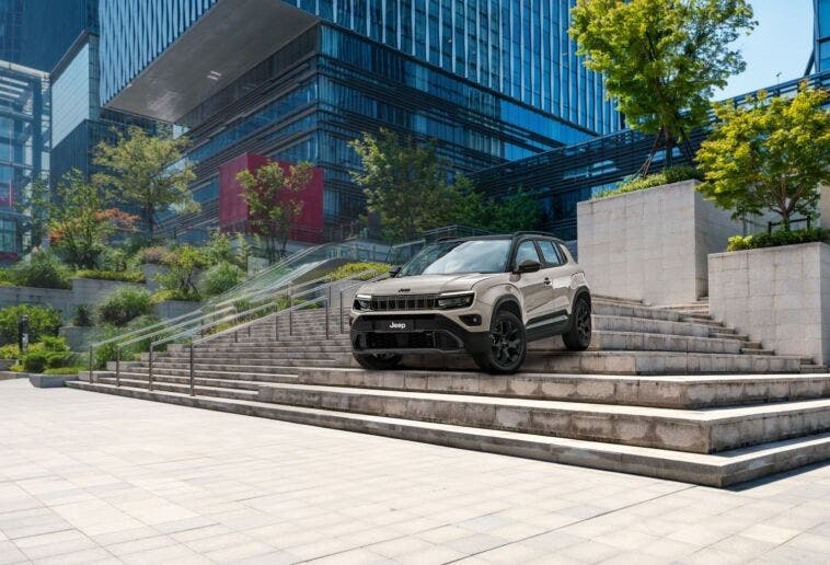 Jeep Avenger 4xe Hybrid Stone