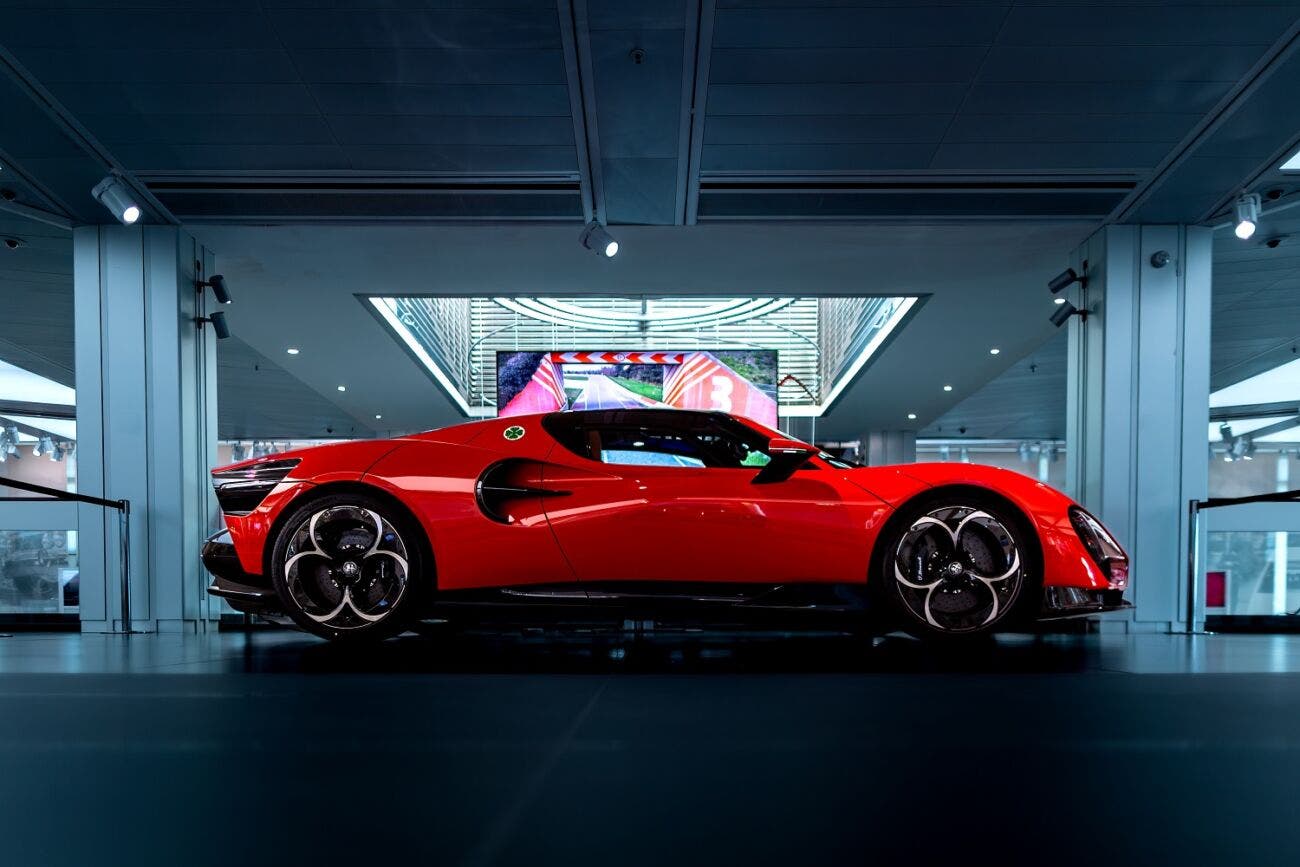 Nuova Alfa Romeo 33 Stradale