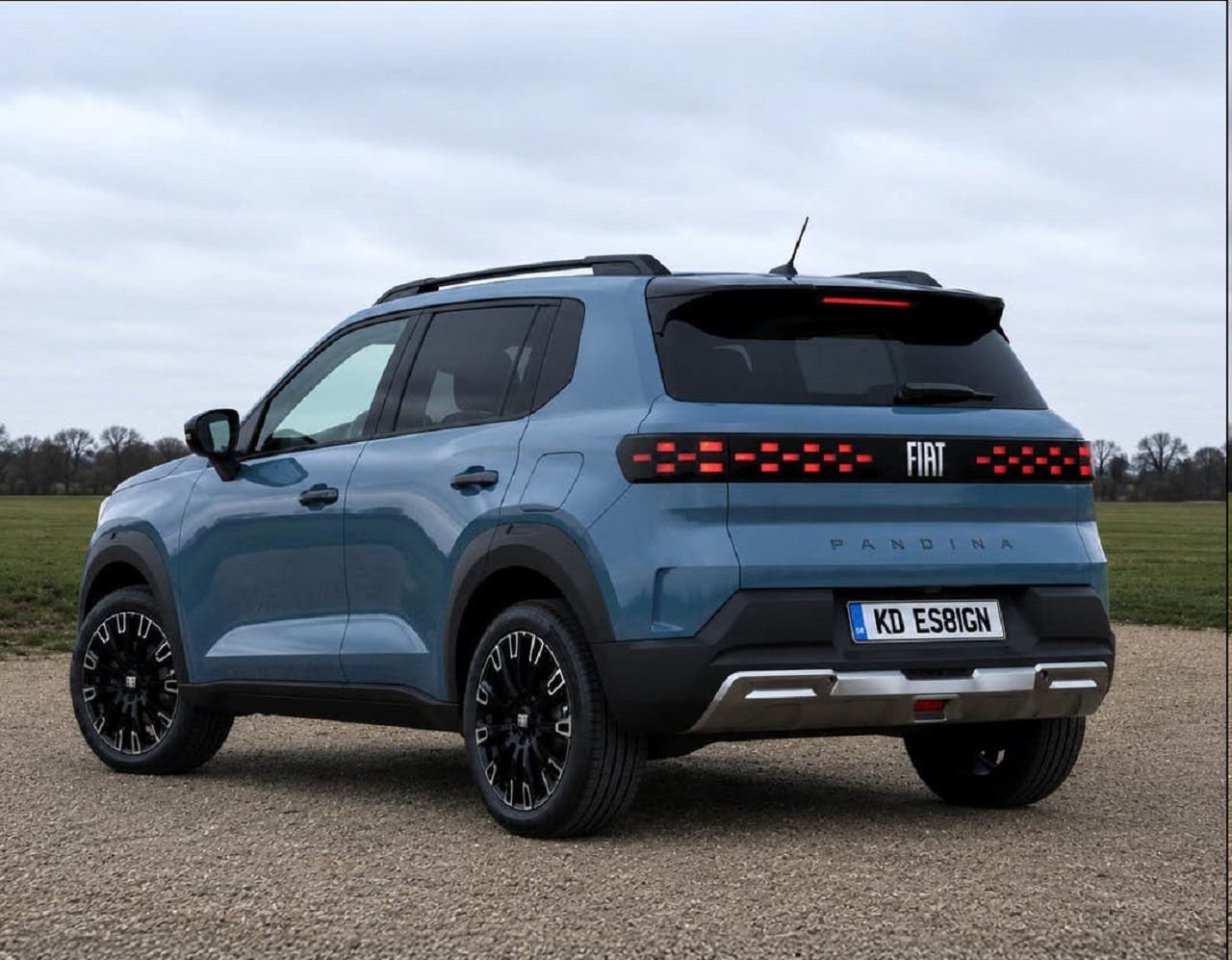 La nuova Fiat Pandina vista di profilo, con carrozzeria compatta e linee squadrate
