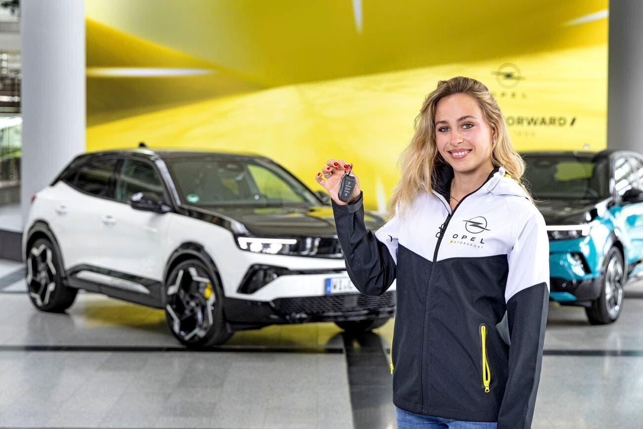 Opel Mokka GSE con Sophia Flörsch