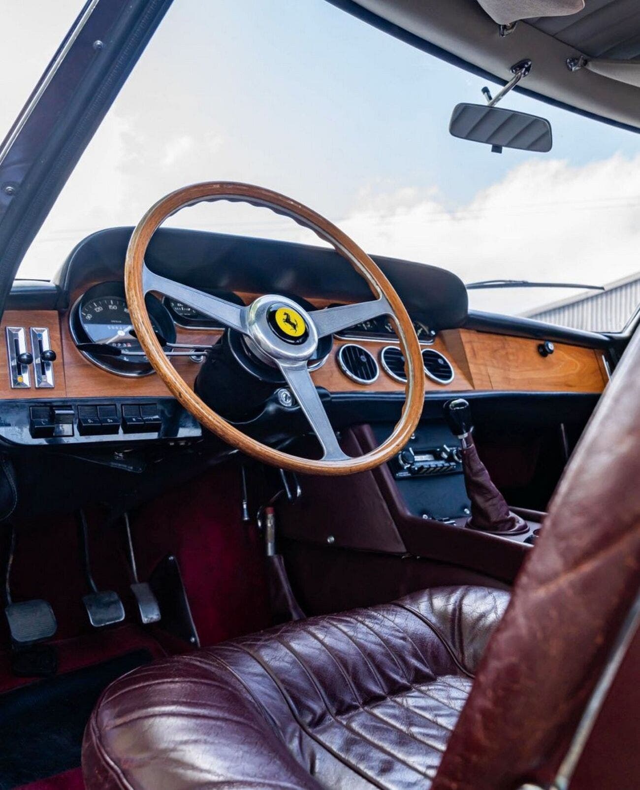 Ferrari 330 GT 2+2