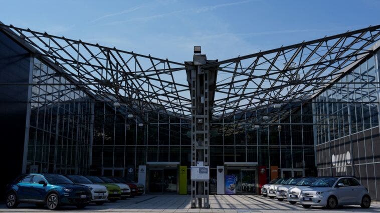 Fiat 600 Turbo 100 e 500 Hybrid Cabrio Dolcevita Media Drive