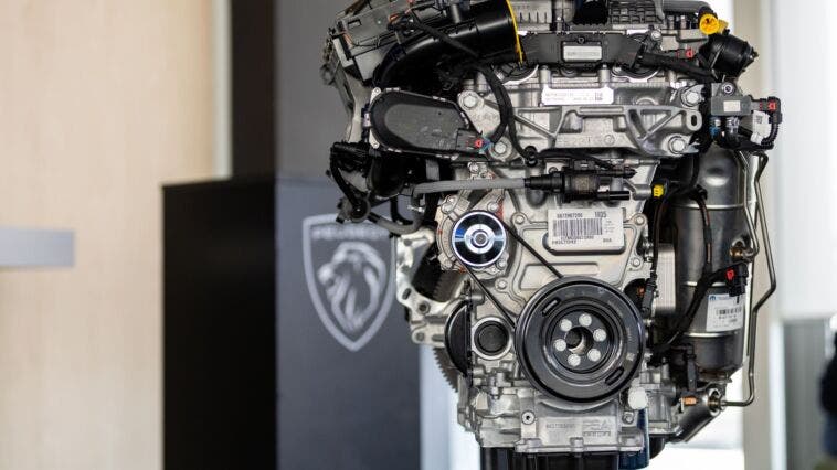 Nuovo motore Peugeot Turbo 100