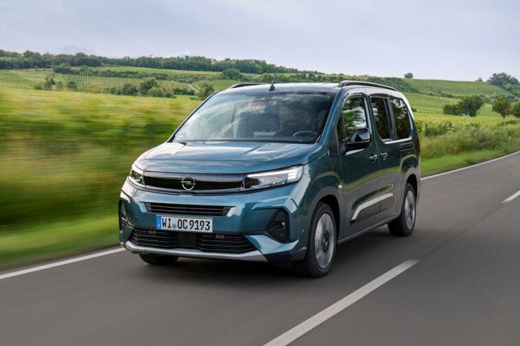 Opel Combo a benzina