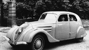 Peugeot 302