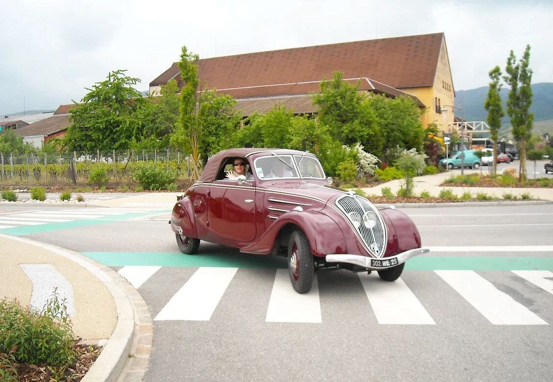 Peugeot 302