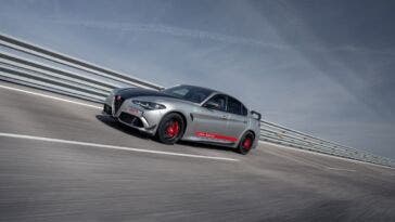 Alfa Romeo Giulia Quadrifoglio Luna Rossa