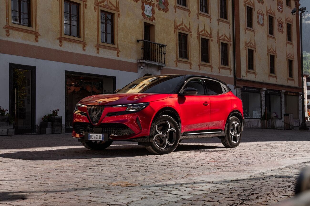 Alfa Romeo Junior Ibrida Sport Speciale