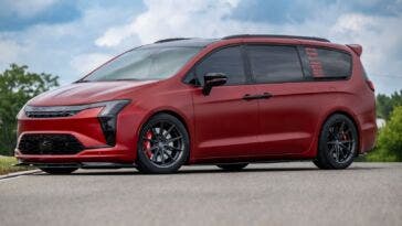 Chrysler Pacifica Limited S VANkulture Concept