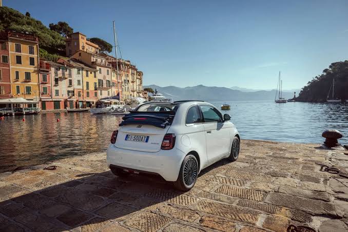 Fiat 500 Hybrid Dolcevita 1