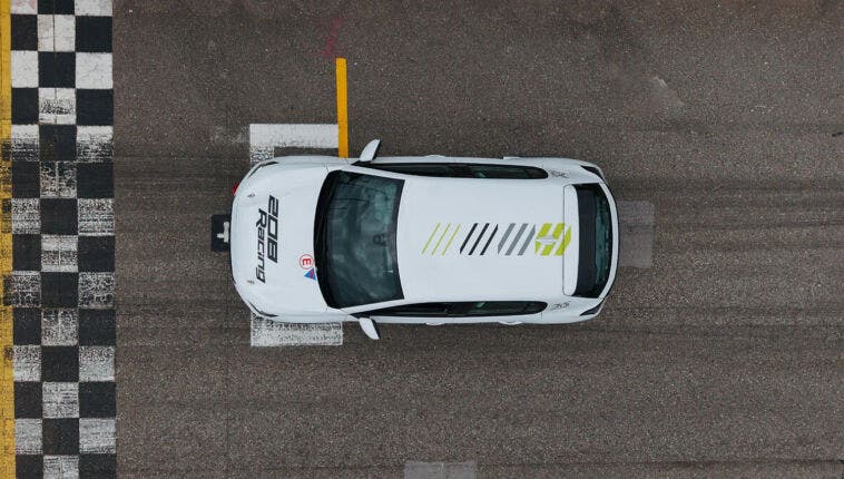Peugeot 208 Racing TC6