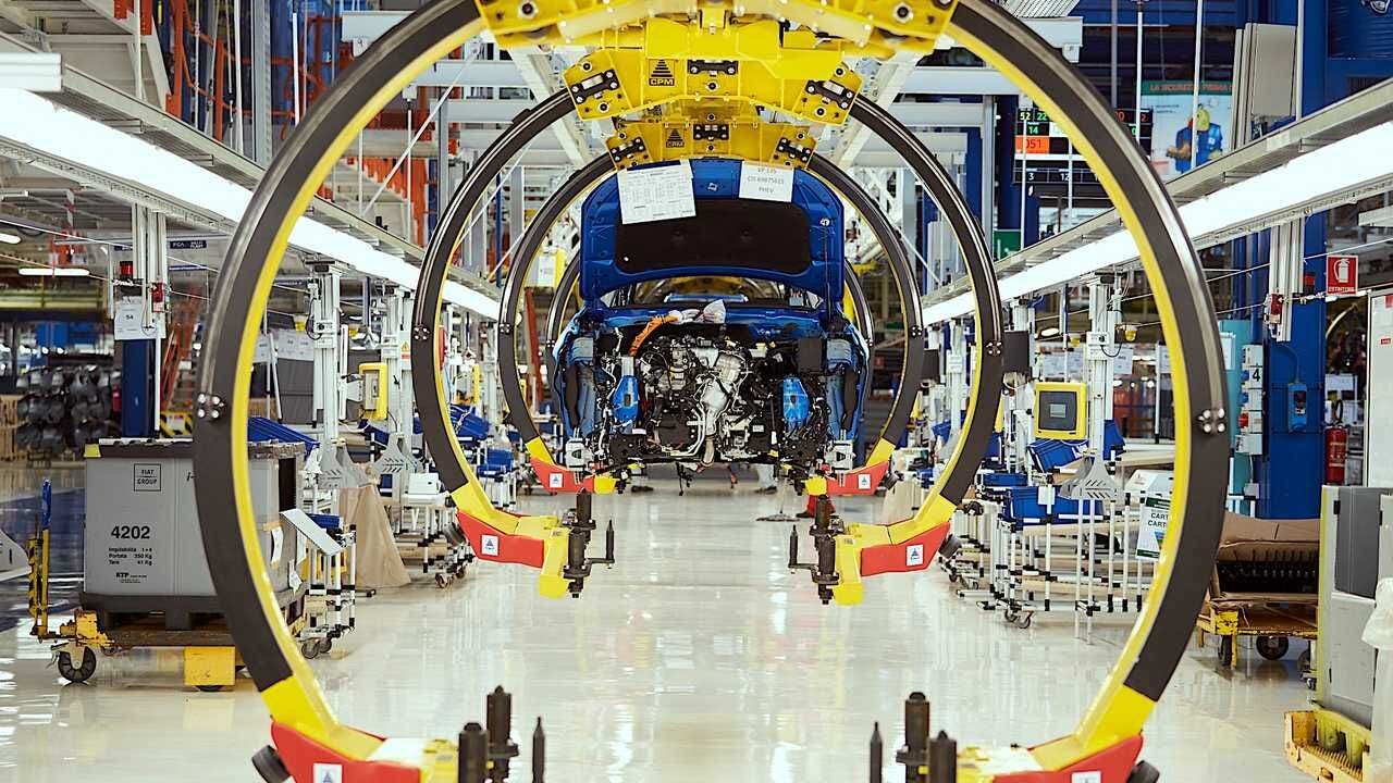 Stellantis Melfi, i sindacati chiedono chiarezza: “Il tempo delle soluzioni tampone è finito”