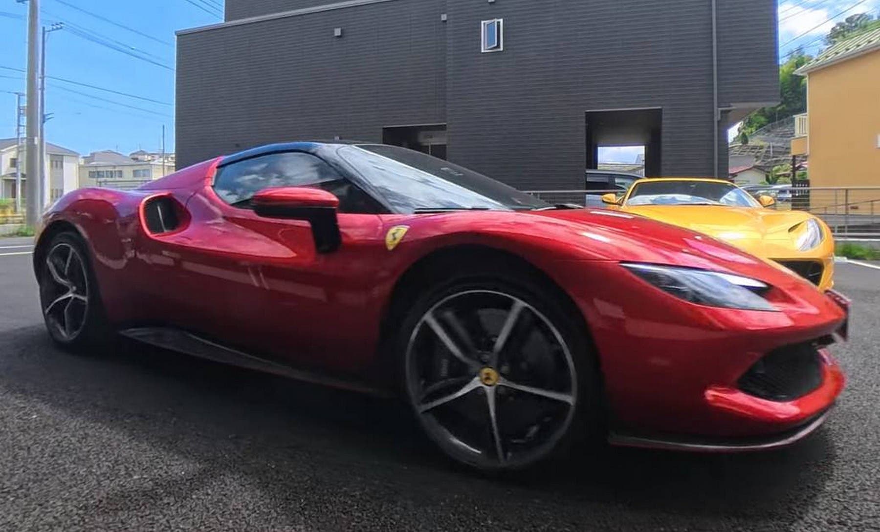 Ferrari 296 vs 812