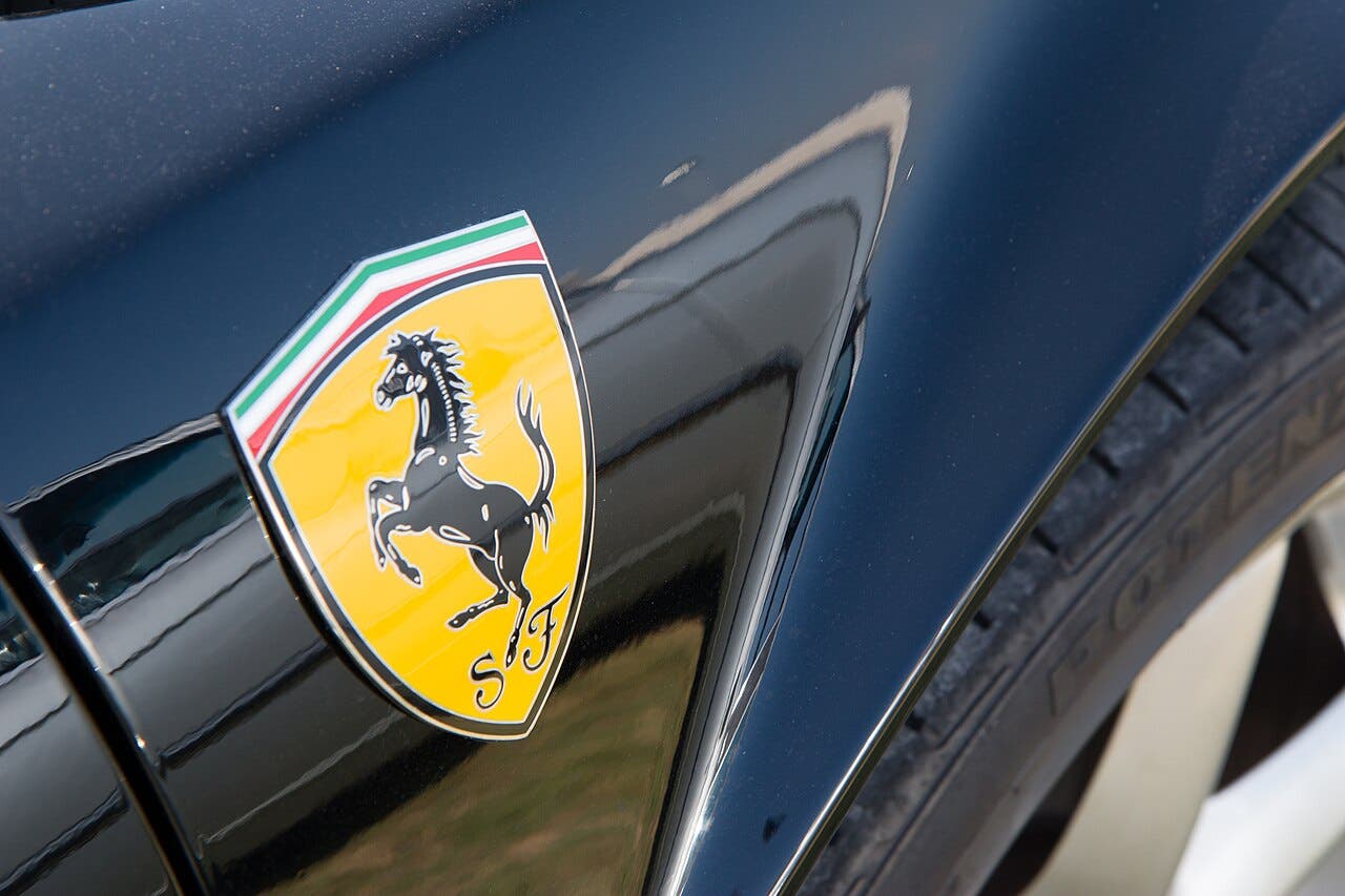 ferrari logo