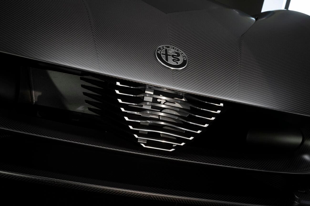 Alfa Romeo 33 Stradale Perla Nera 4