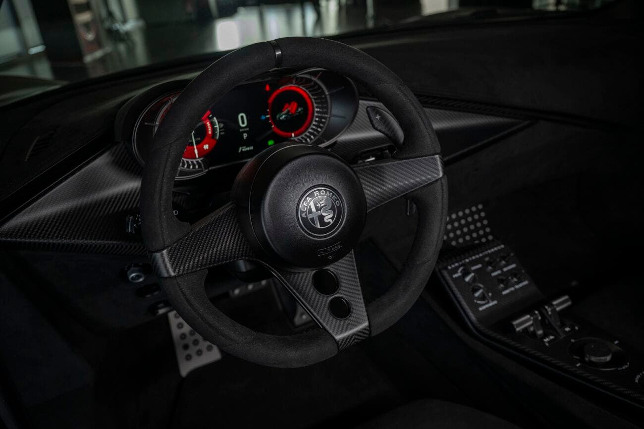Alfa Romeo 33 Stradale Perla Nera 