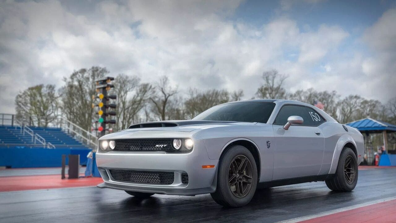 Dodge Demon 170, problema serio al motore per 345 esemplari: meglio non guidarle