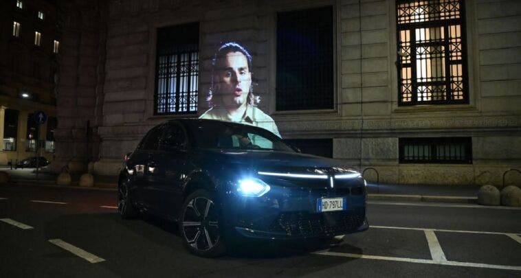 Lancia Ypsilon nel video Dedica di Ernia