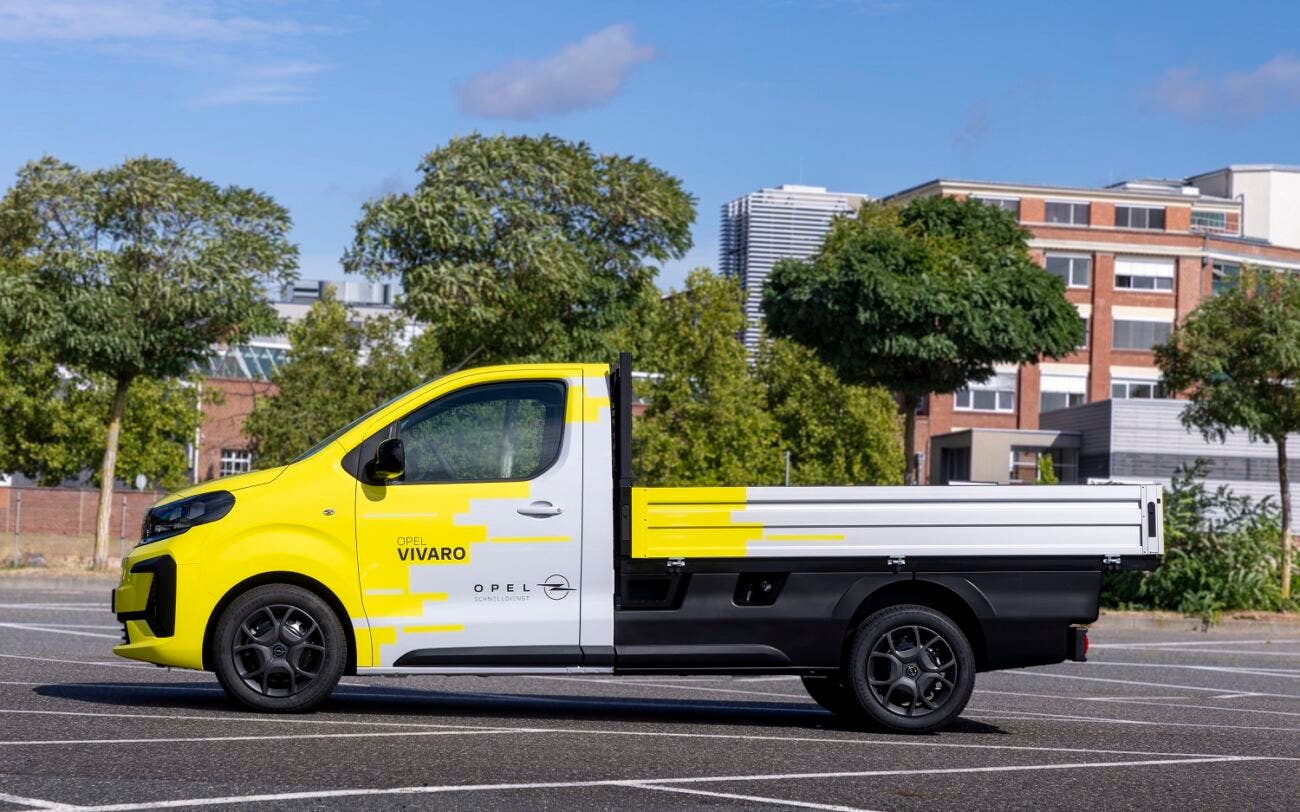 Opel Vivaro Flatbed