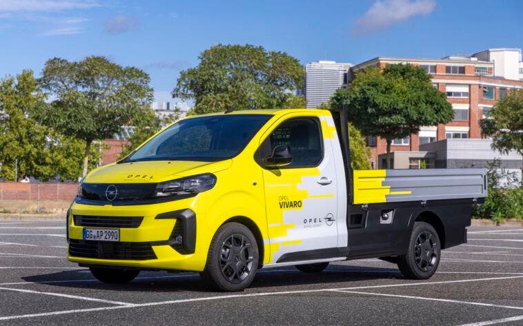 Opel Vivaro Flatbed