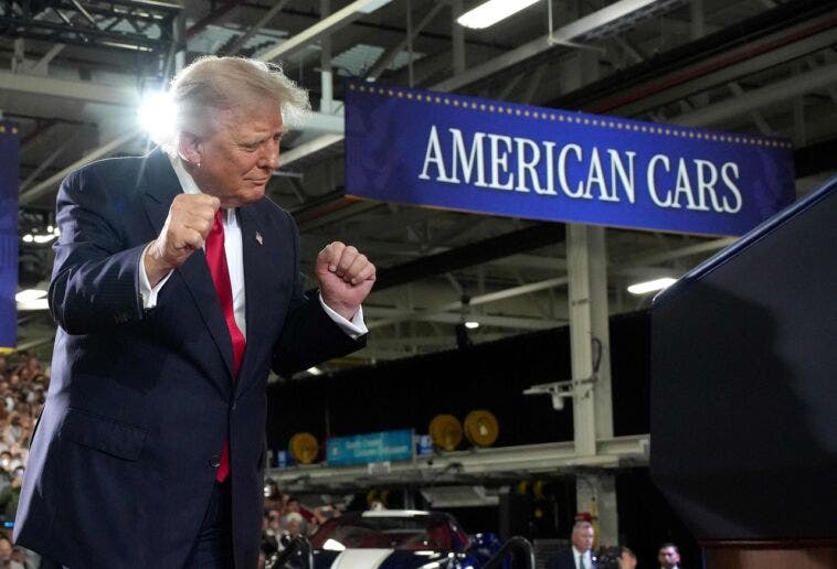 donald trump sulle aziende cinesi