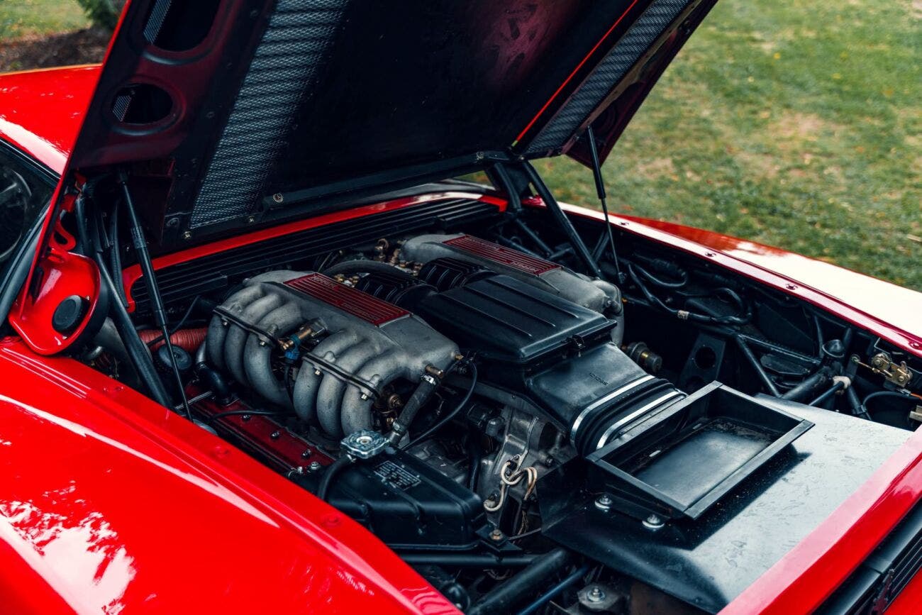 Ferrari Testarossa monospecchio e monodado vista di profilo