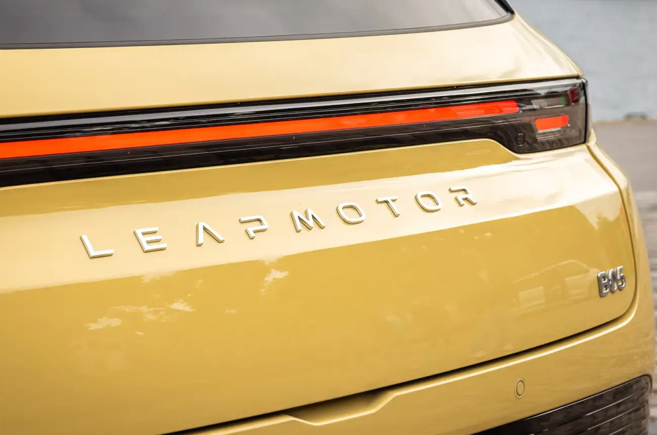 leapmotor badge