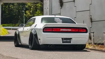 Liberty Walk dodge Challenger