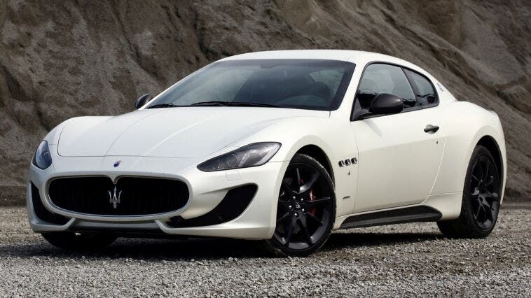 Maserati Gran Turismo Bianca 2012 anno.
